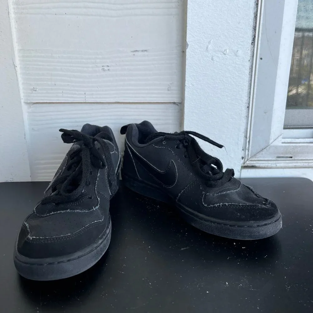 Nike Kids Court Borough Low 2 Grade School Black Shoes Sneakers Size 3.5
